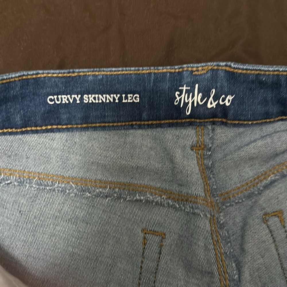 Blue Jeans - Picture 3 of 6
